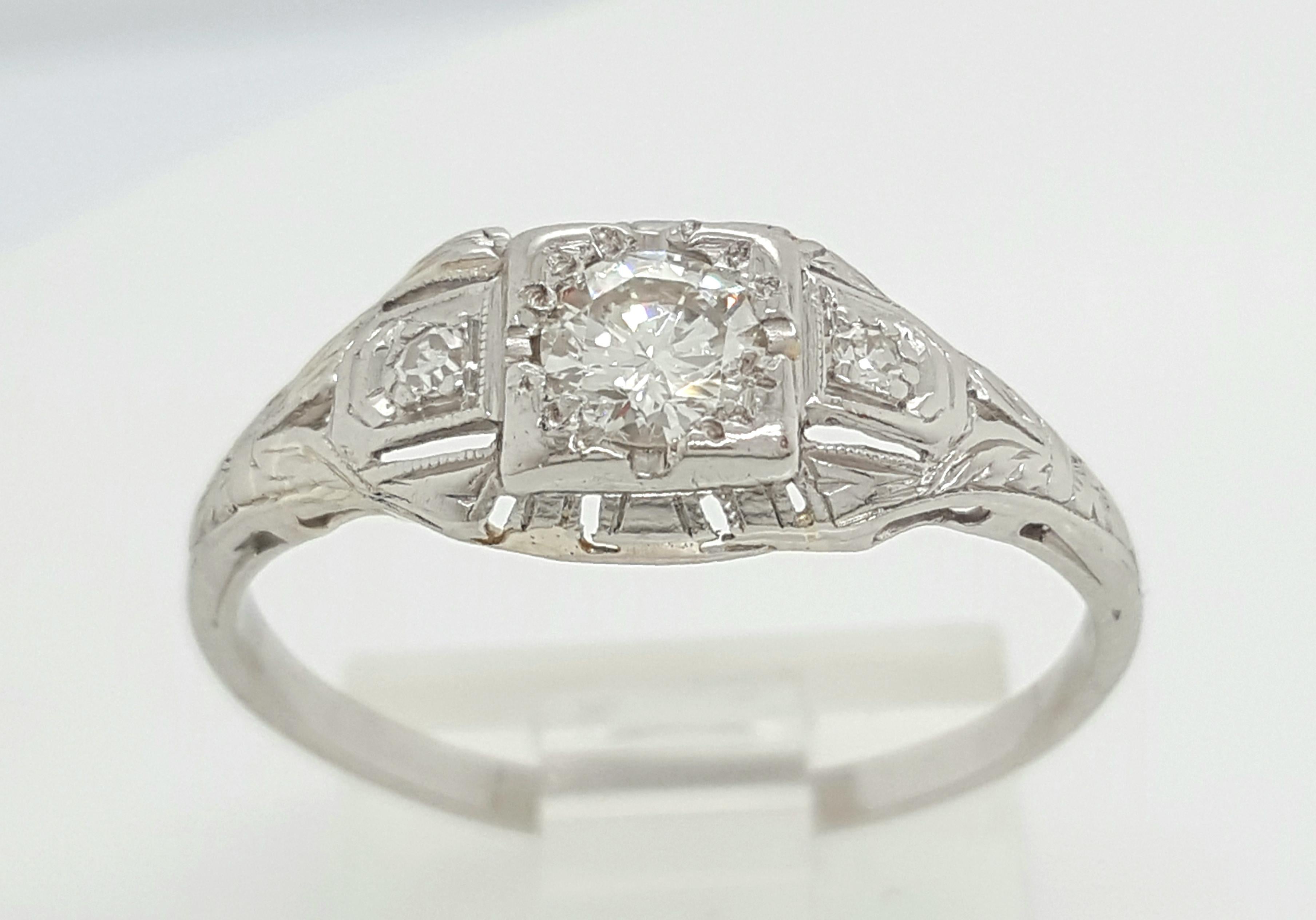 Round Cut Art Deco 18 Karat White Gold Modified Round Brilliant Cut Diamond Ring For Sale