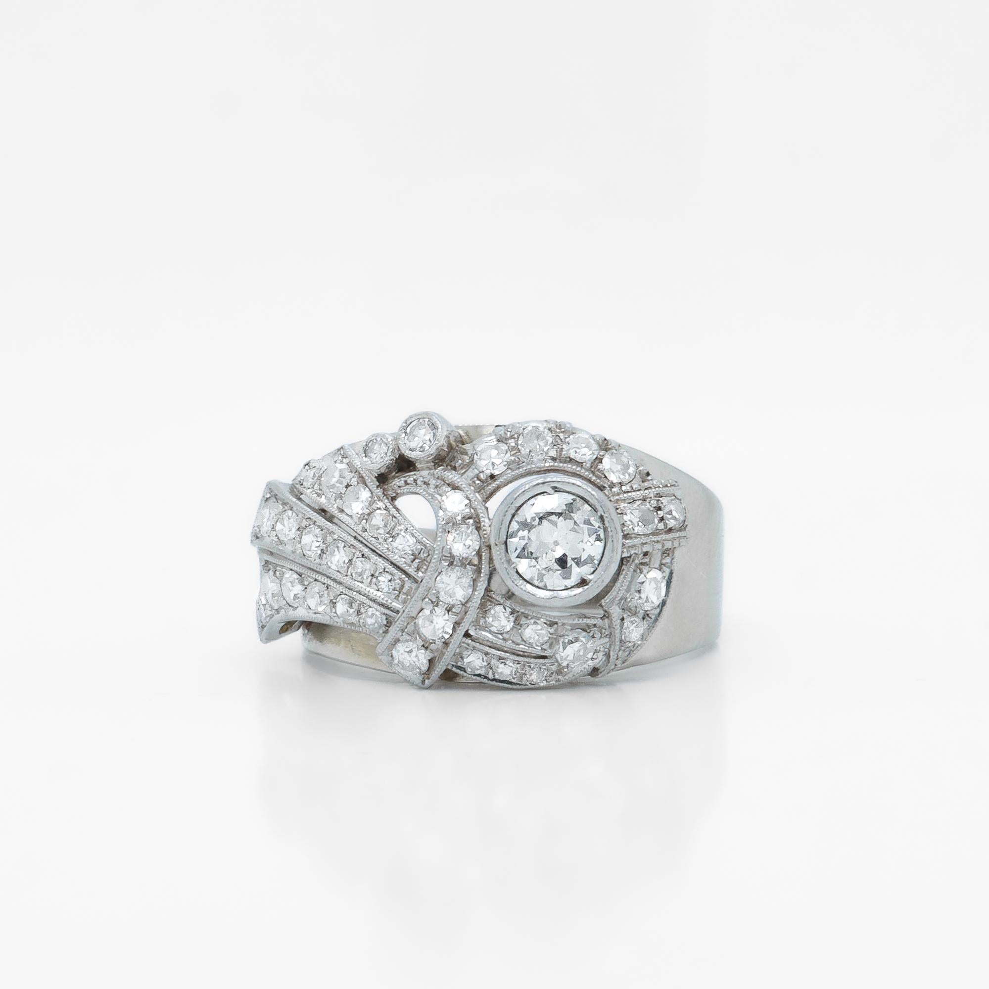 Art Deco 18K White Gold & Natural Old European Cut Diamond Cocktail Ring For Sale 1