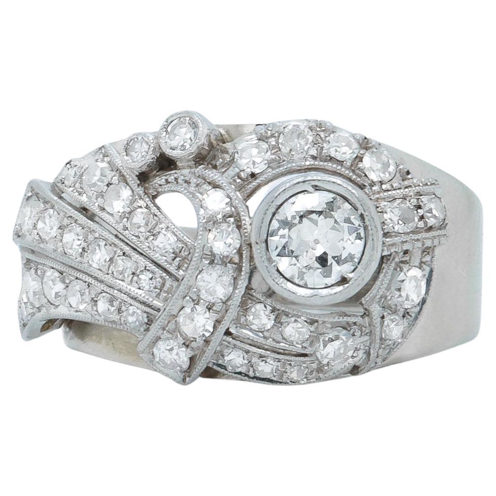 Anello da cocktail Art Deco in oro bianco 18 carati e diamanti naturali taglio europeo antico