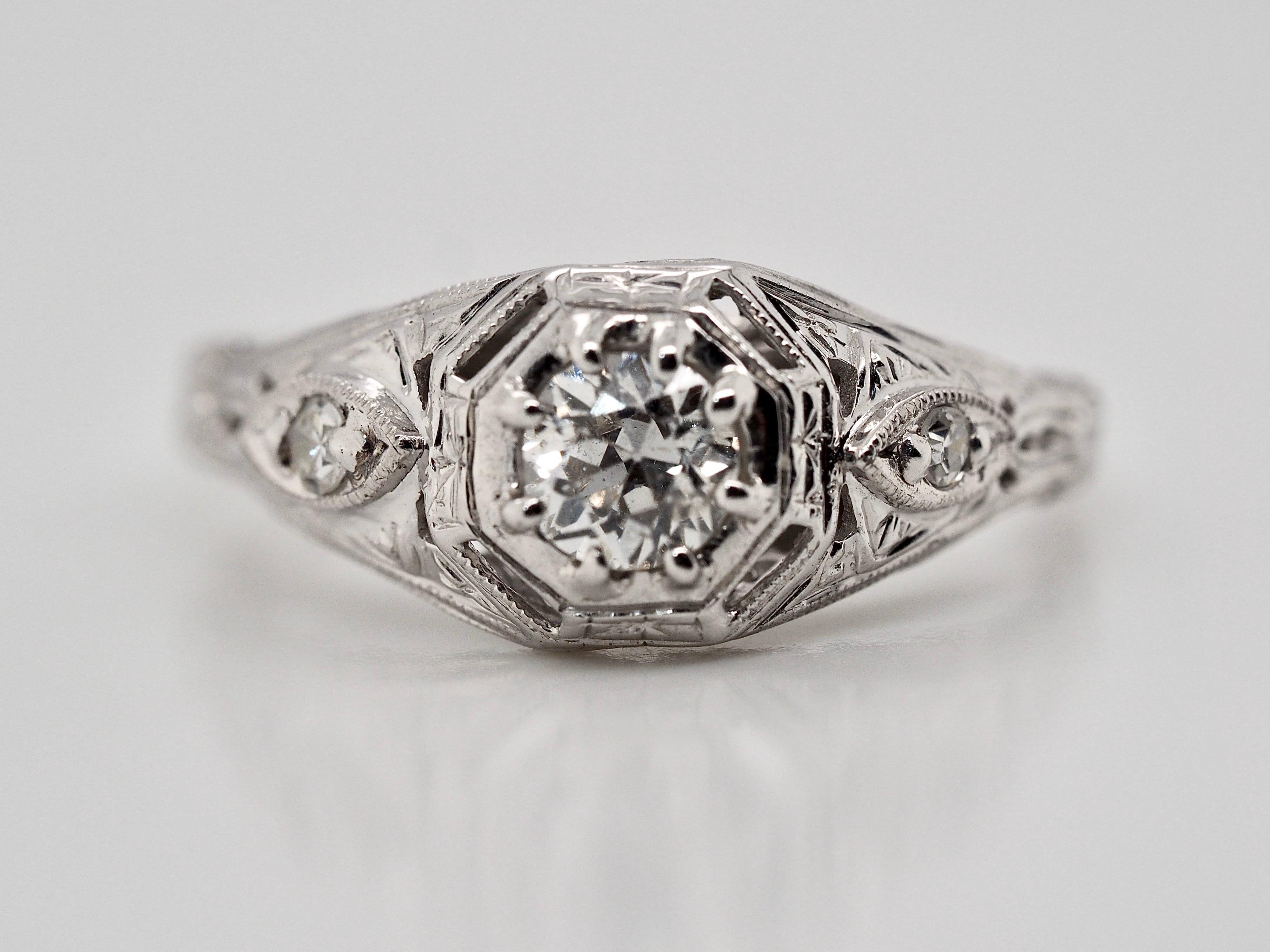 Art Deco 18 Karat White Gold Old European Cut Diamond Ring, circa 1930s For Sale 5