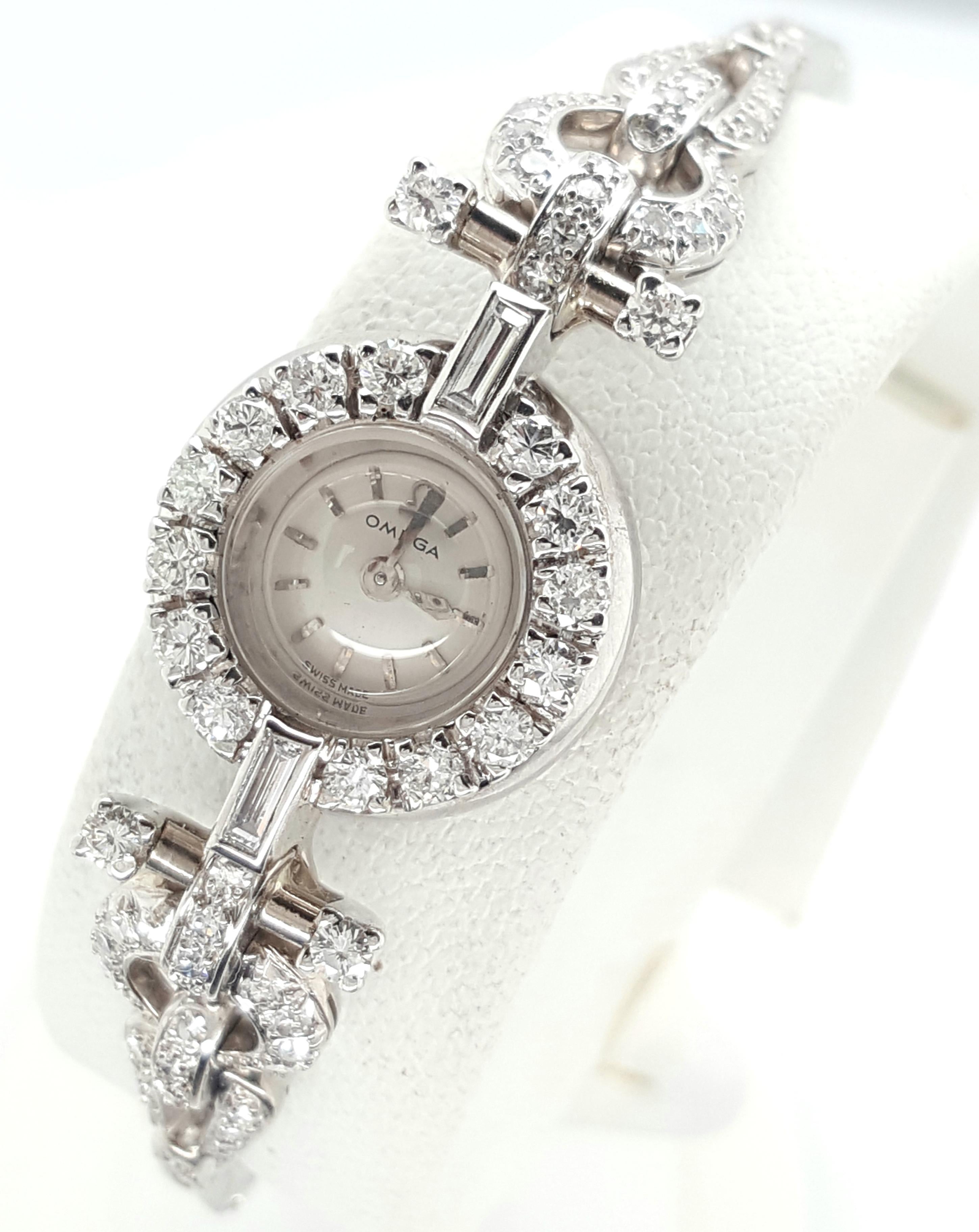 Art Deco Style 18 Karat White Gold Omega Diamond Ladies Swiss Wristwatch In Good Condition In Addison, TX