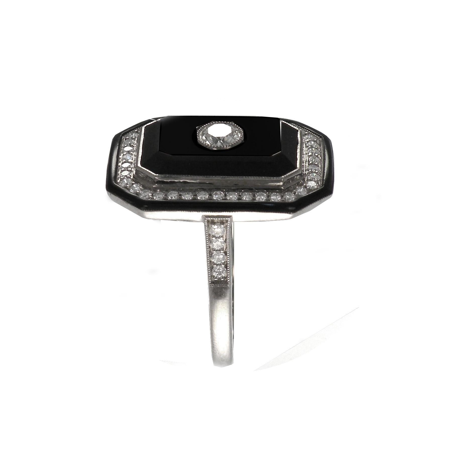 Art Deco 18 Karat White Gold Onyx Diamond Cocktail Ring In New Condition For Sale In Bangkok, TH