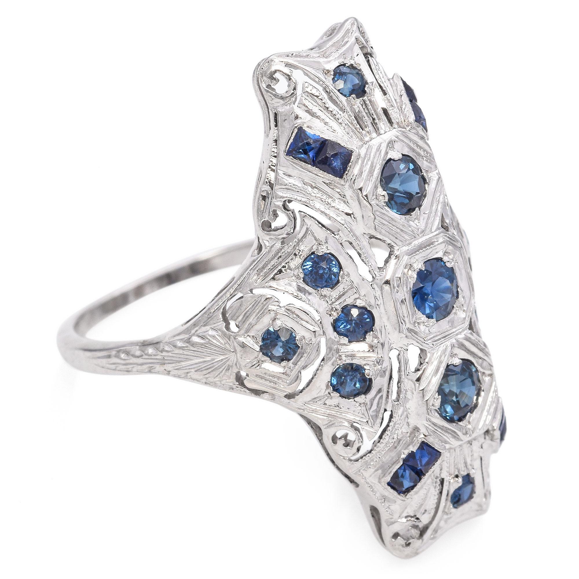 Bague de soirée Art déco en or blanc 18 carats avec saphirs Pour femmes en vente