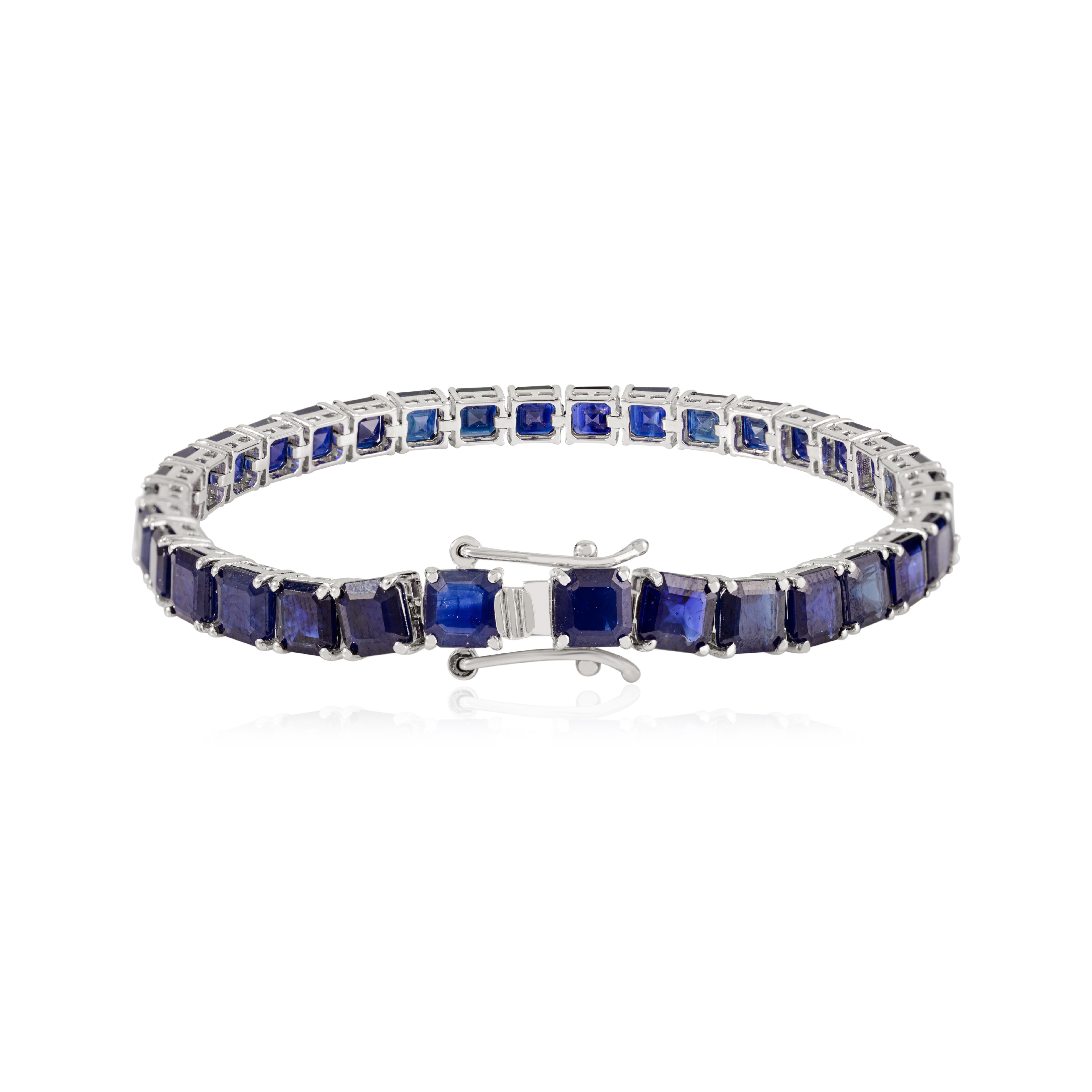Art déco Art Deco 18k White Gold Sapphire Tennis Bracelet 20.32 CTW Square Cut Sapphires en vente