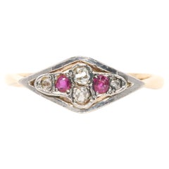 Lozenge-förmiger Art-Déco-Ring aus 18 Karat Gelbgold und Platin mit Diamanten und Rubinen