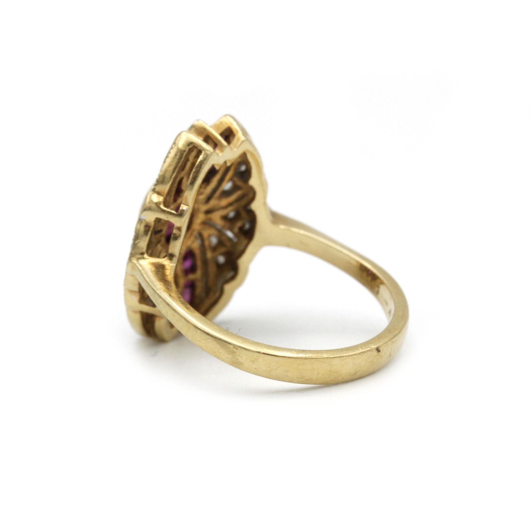 Art Deco 18K Yellow Gold Ruby & Diamond Statement Cocktail Ring In Good Condition For Sale In MONTMORENCY, FR