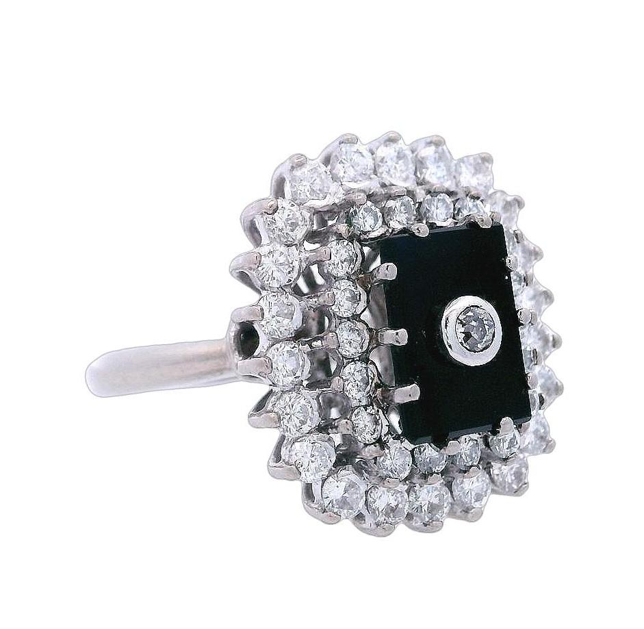 Anillo Art Déco de Oro de 18 Kt con Diamantes y Ónice Art Decó en venta