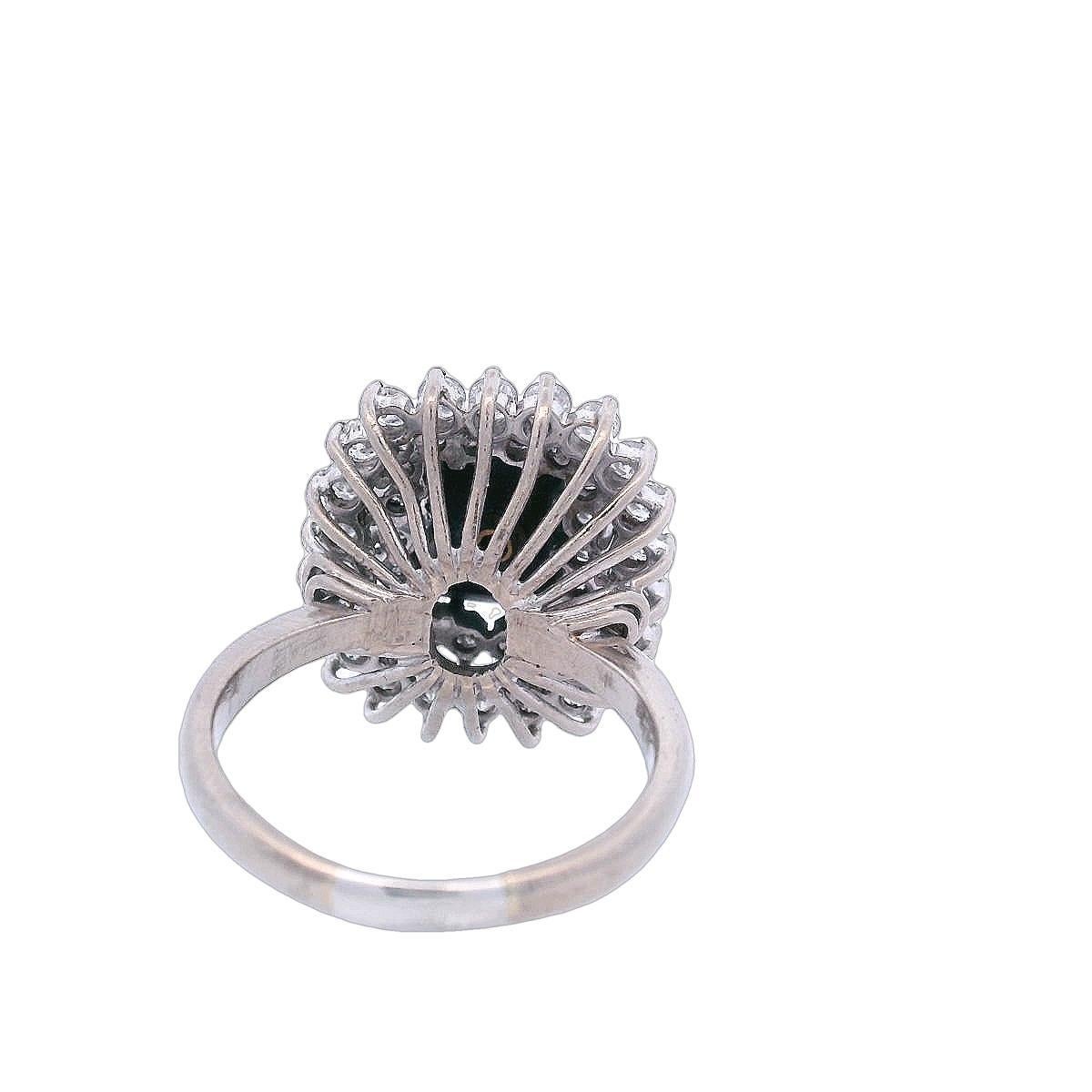 Anillo Art Déco de Oro de 18 Kt con Diamantes y Ónice en venta 1