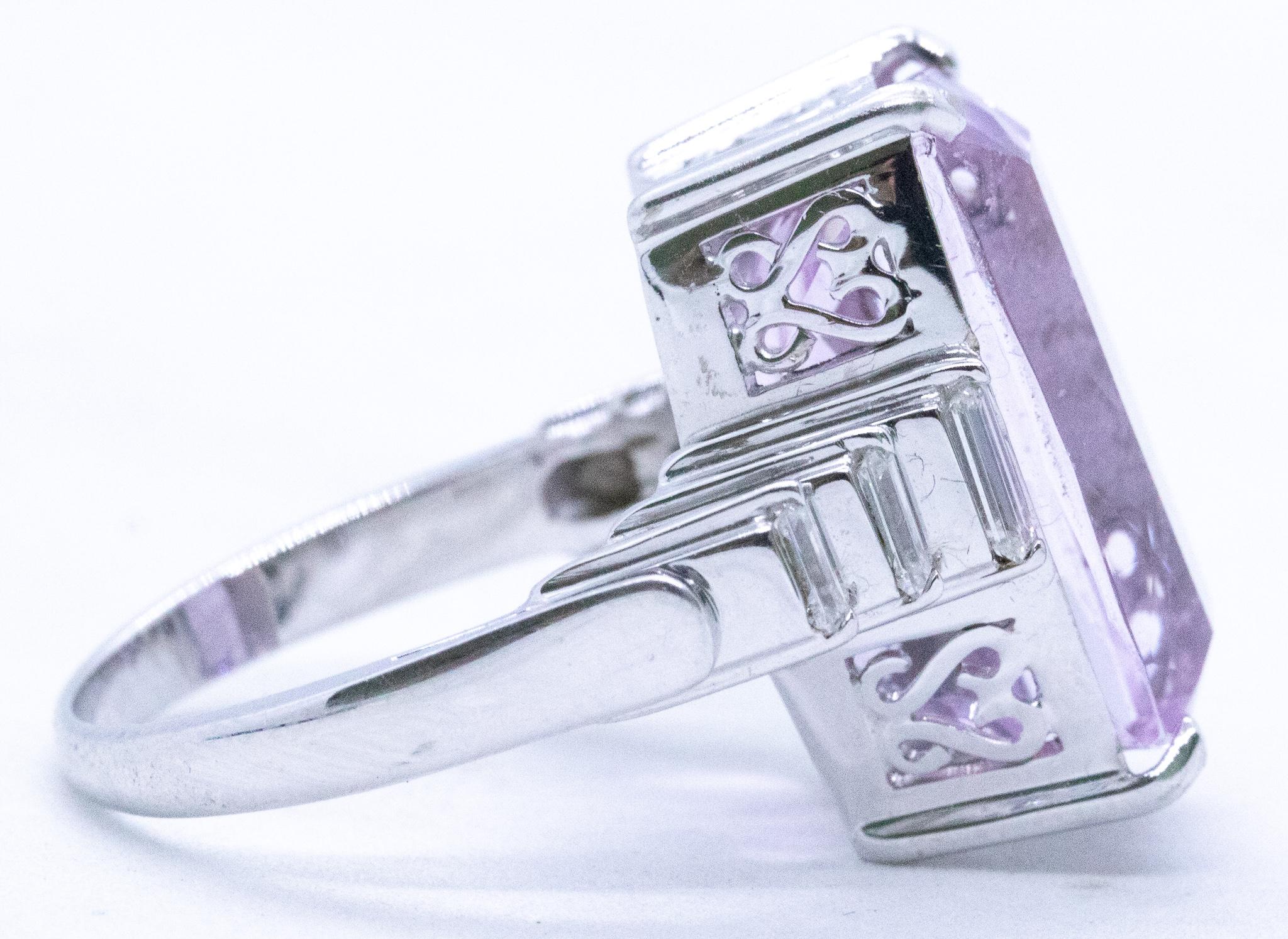 Mixed Cut Art Deco 1940 Skyscraper Ring 18kt Gold with 15.41 Cts of Diamonds and Kunzite