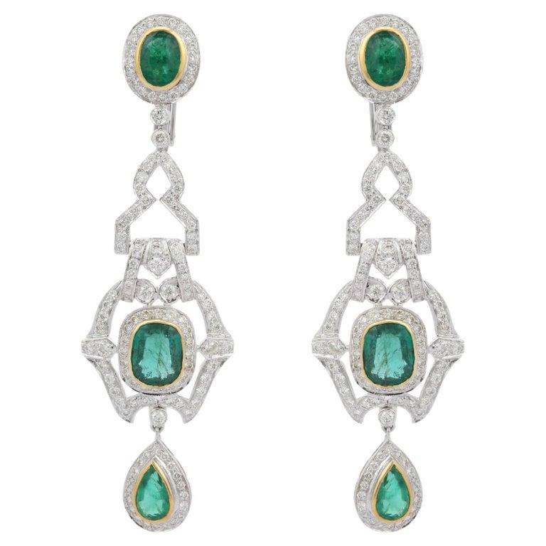 Art Deco 18kt Solid White Gold Emerald Diamond Dangle Earrings For Women In New Condition For Sale In New York, NY