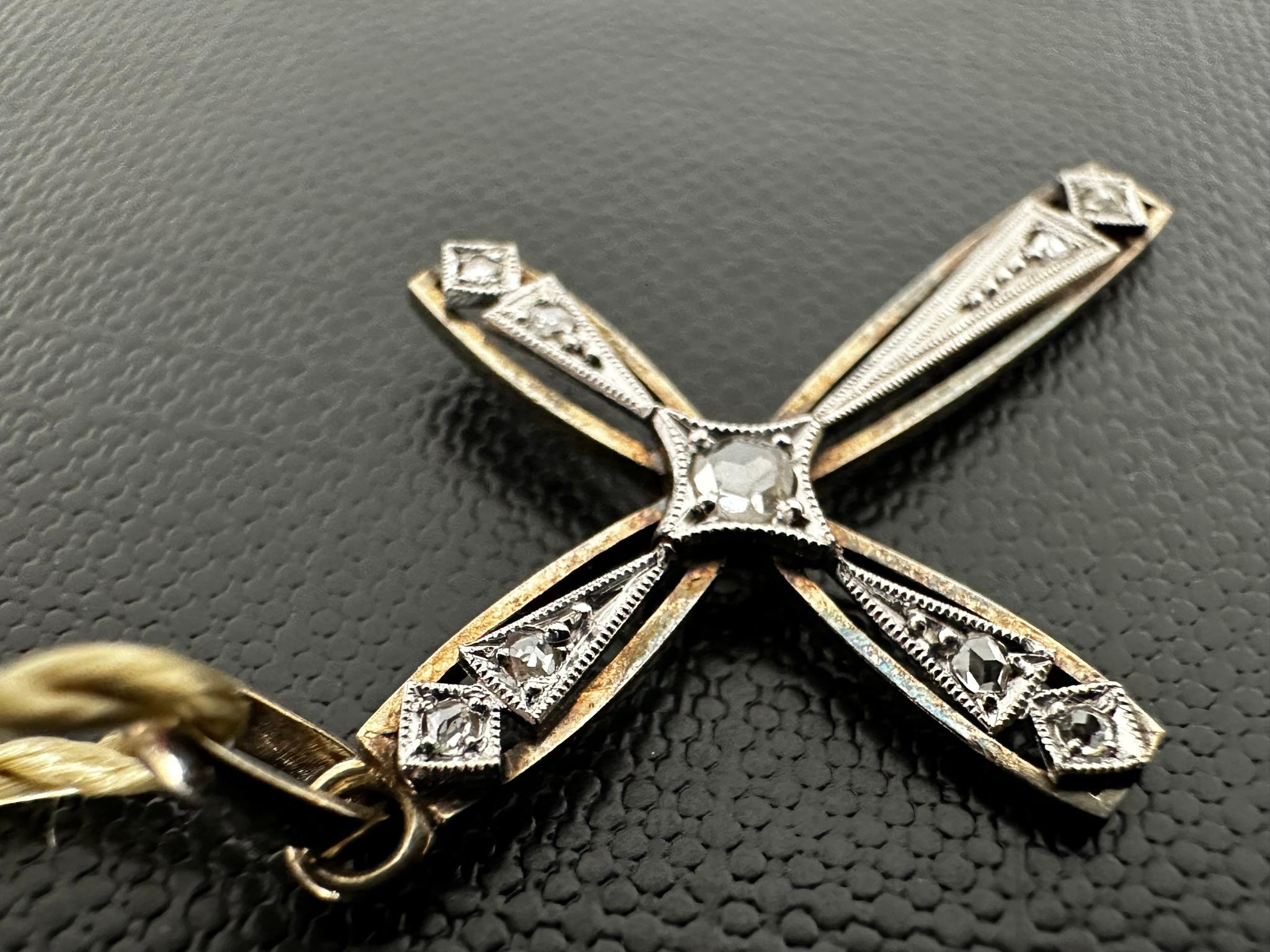 Art Deco 18kt White Gold Cross with Diamonds For Sale 2