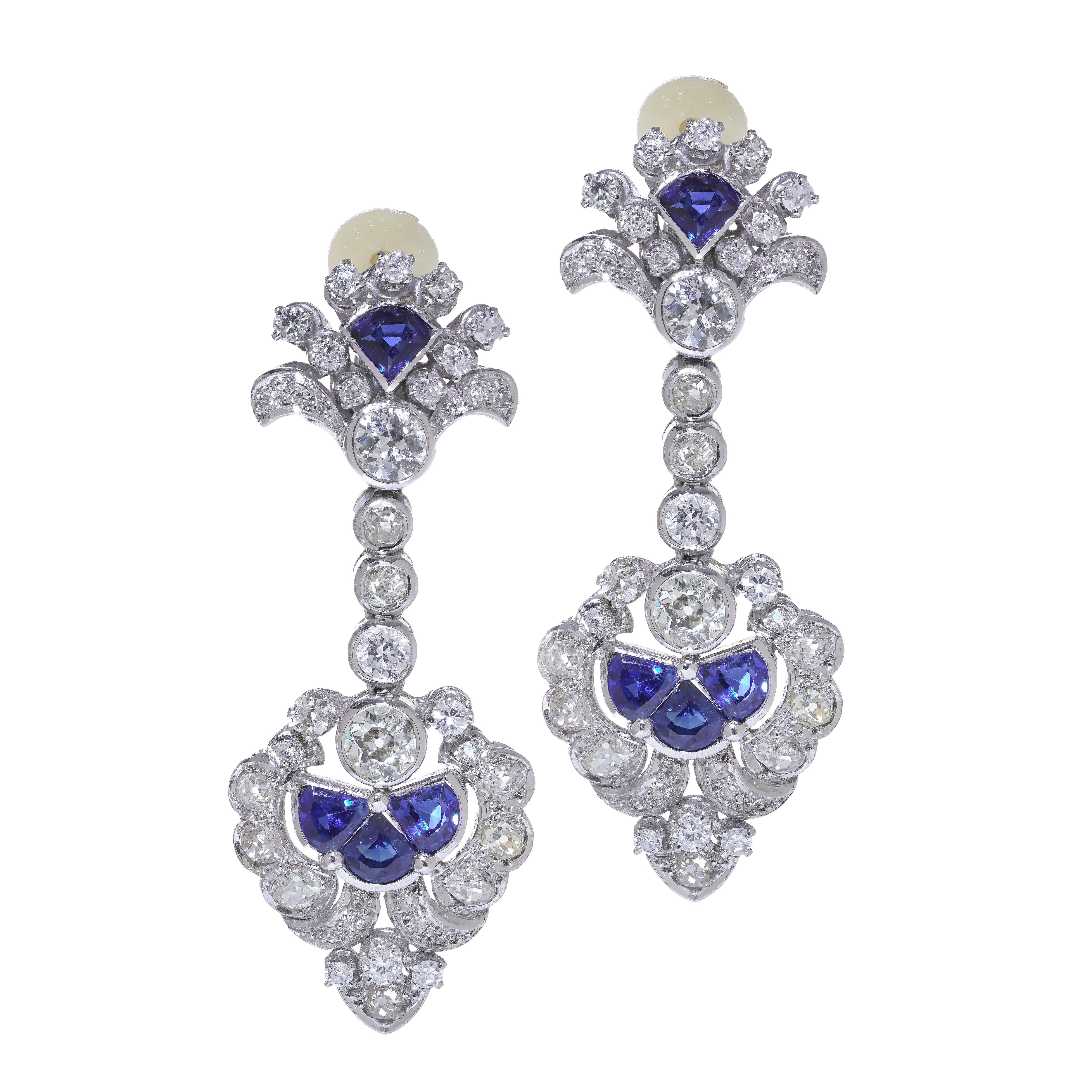 Orecchini a clip Art Deco in oro bianco 18kt con zaffiro e diamante, giorno e notte in vendita