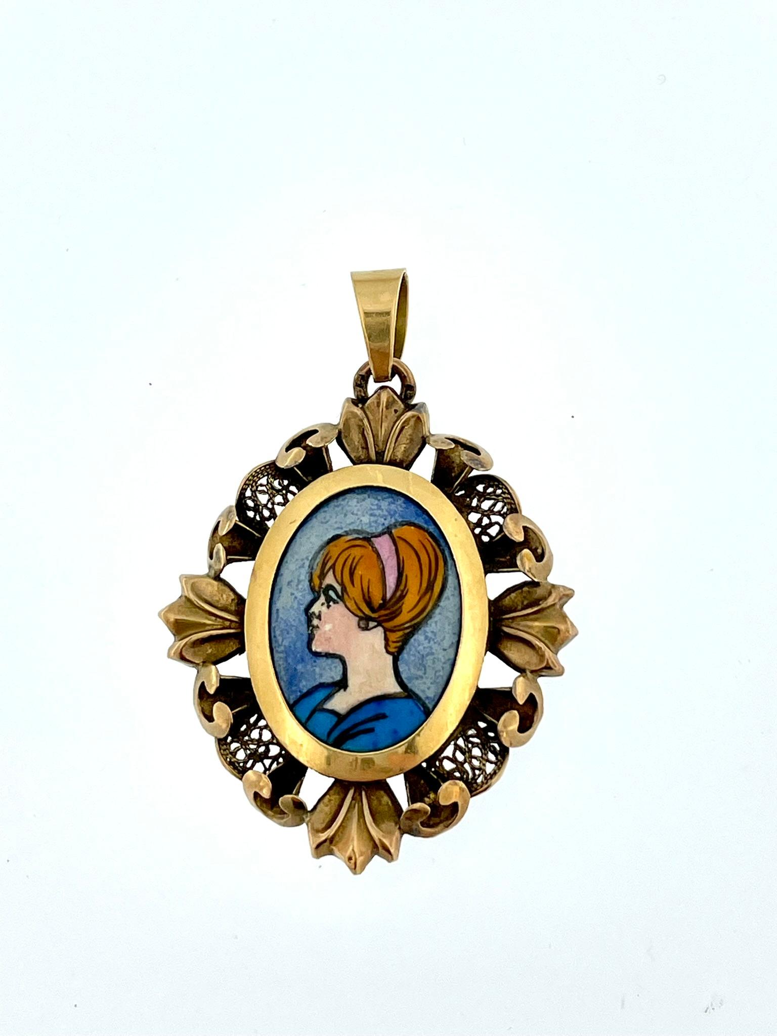 Le pendentif Art déco en or jaune 18 carats est un superbe bijou qui incarne les éléments artistiques et de design de l'ère Art déco, qui était en vogue dans les années 1920 et 1930.

MATERIAL : Le pendentif est fabriqué en or jaune 18 carats, un
