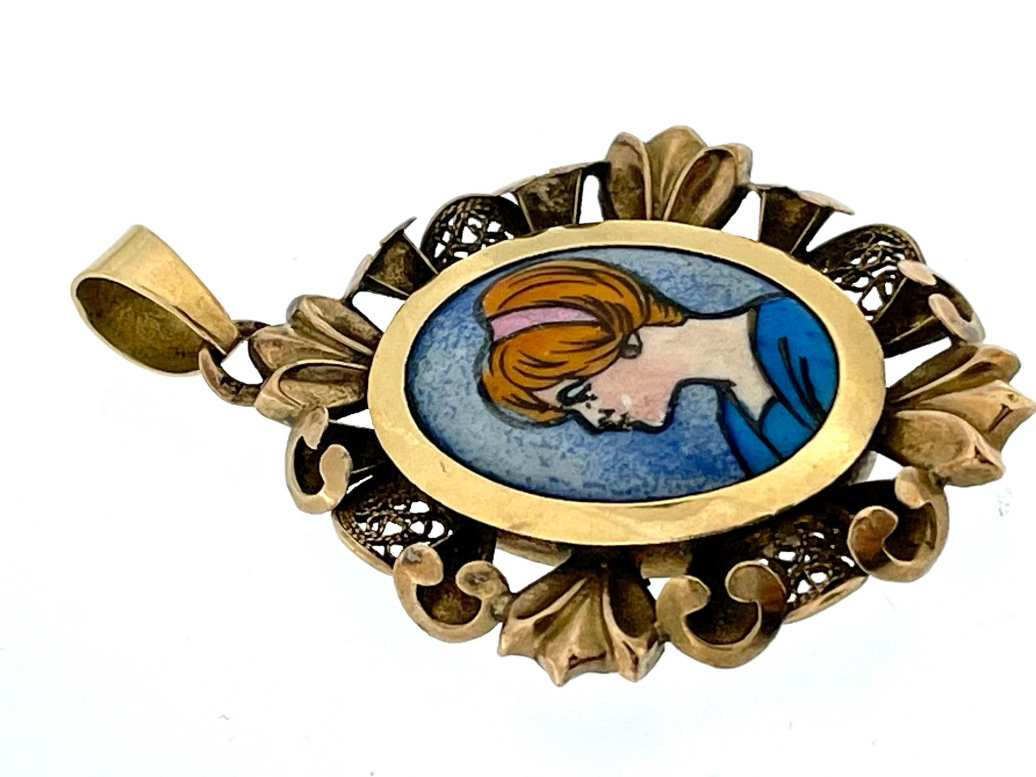 Pendentif portrait en or jaune 18 carats avec pendentif en émail français Art déco Pour femmes en vente