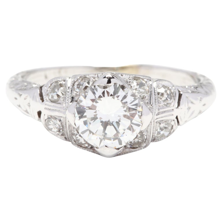 Art Deco 18 Karat White Gold Diamond Engagement Ring For Sale at 1stDibs