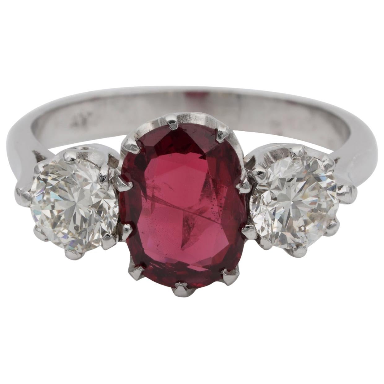 Art Deco 1.90 Ct Natural Unheated Red Spinel 1.0 Ct Diamond Platinum Trilogy Rin For Sale