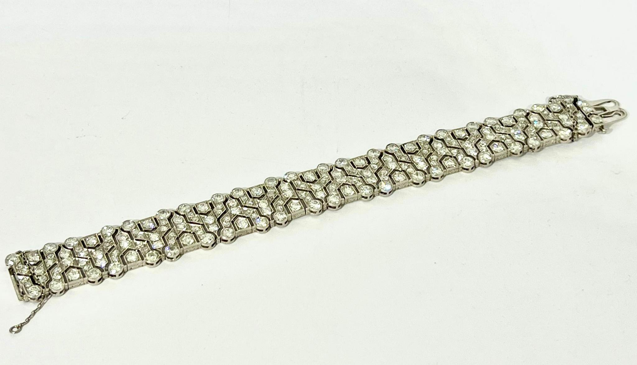 Art Deco 1910-1920 Platin- und Diamantarmband (Art déco) im Angebot