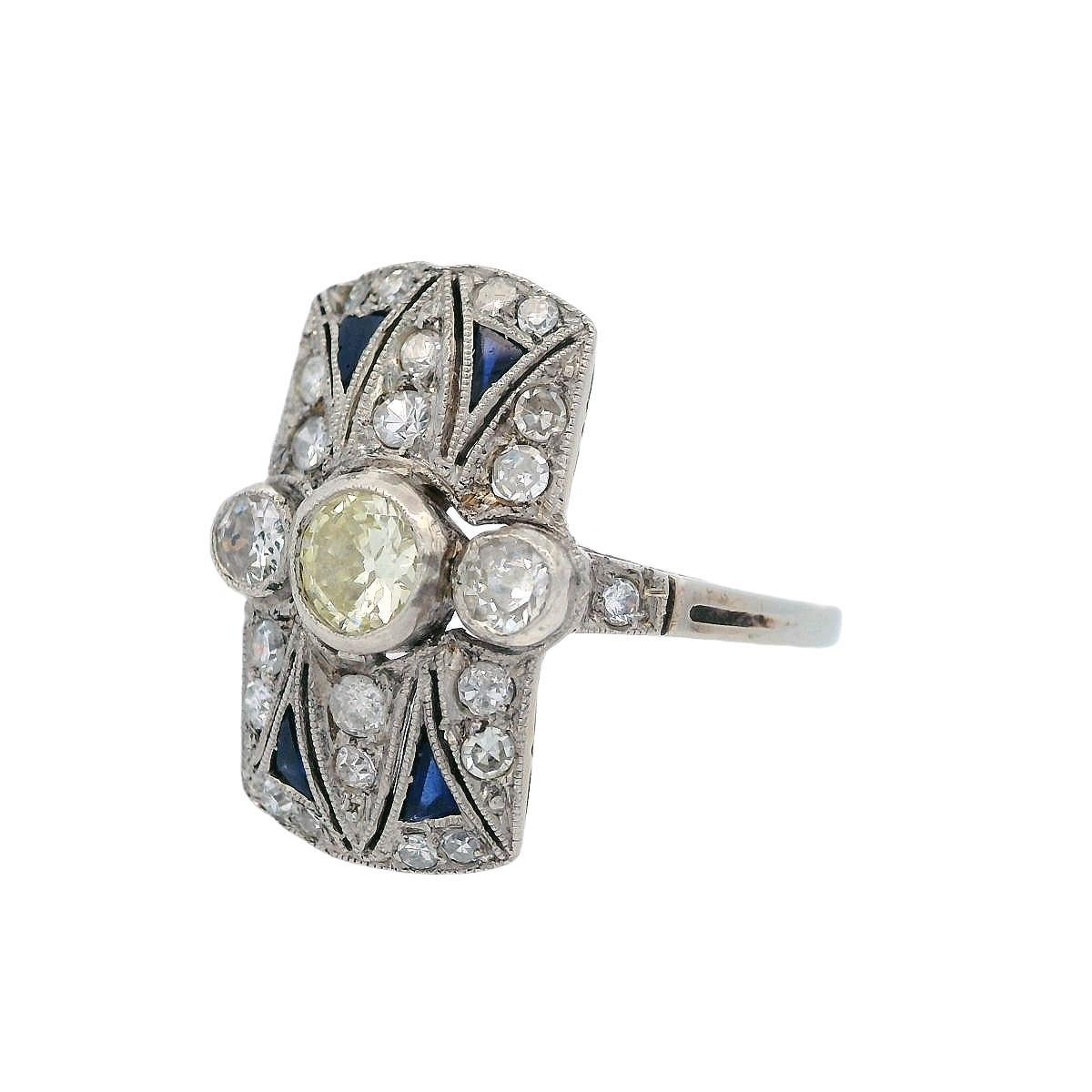 Art Deco 1915 Ring in 18kt Gold with Diamonds and Sapphires For Sale 1