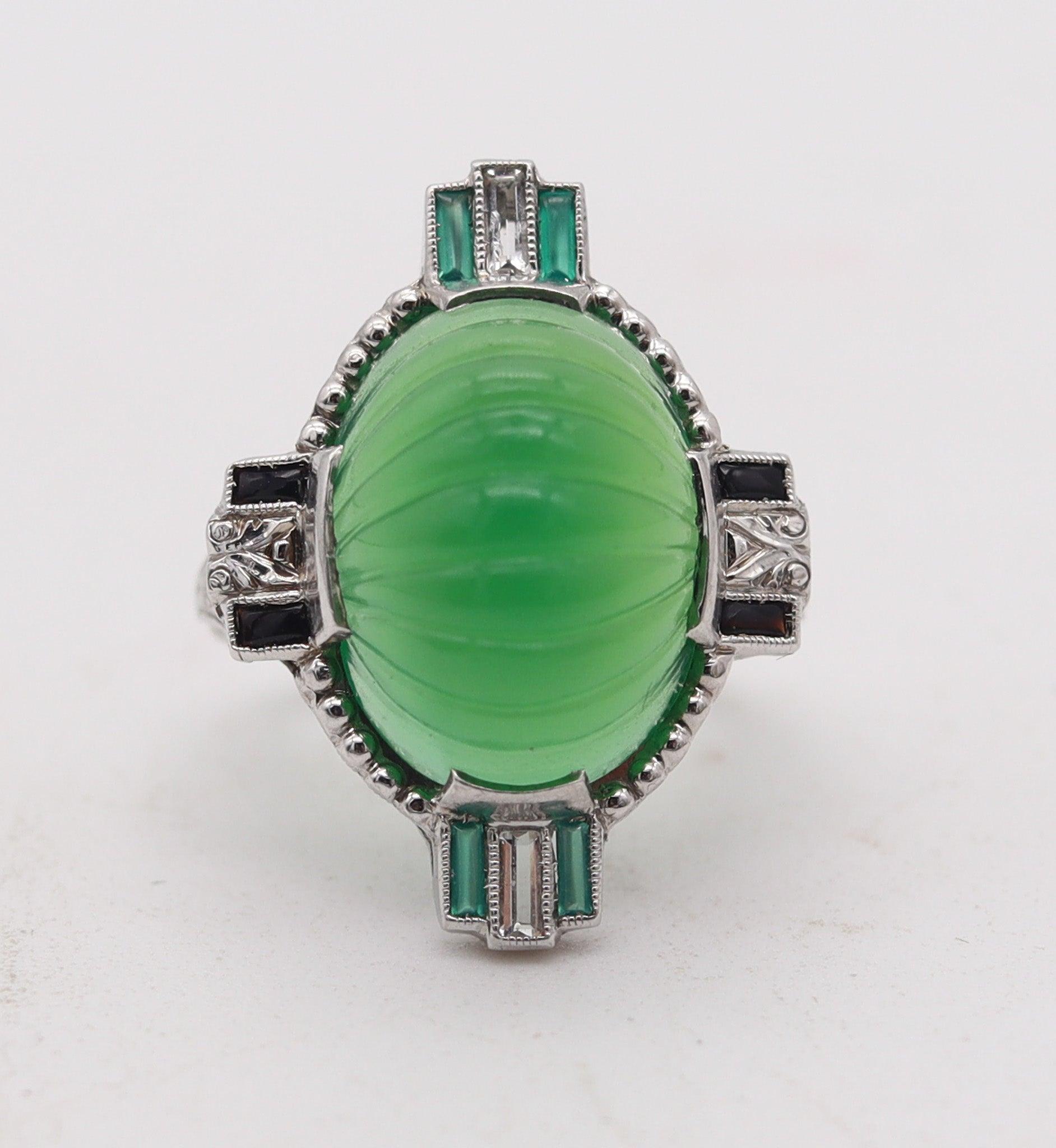 Art Deco ART-DECO 1920 Cocktail Ring In 18Kt Gold With Chrysoprase, Onyx & Diamonds For Sale