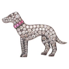 ART DECO 1920 Europäische Hundebrosche 18Kt Gold Silber 5,24 Ctw Diamanten & Rubine