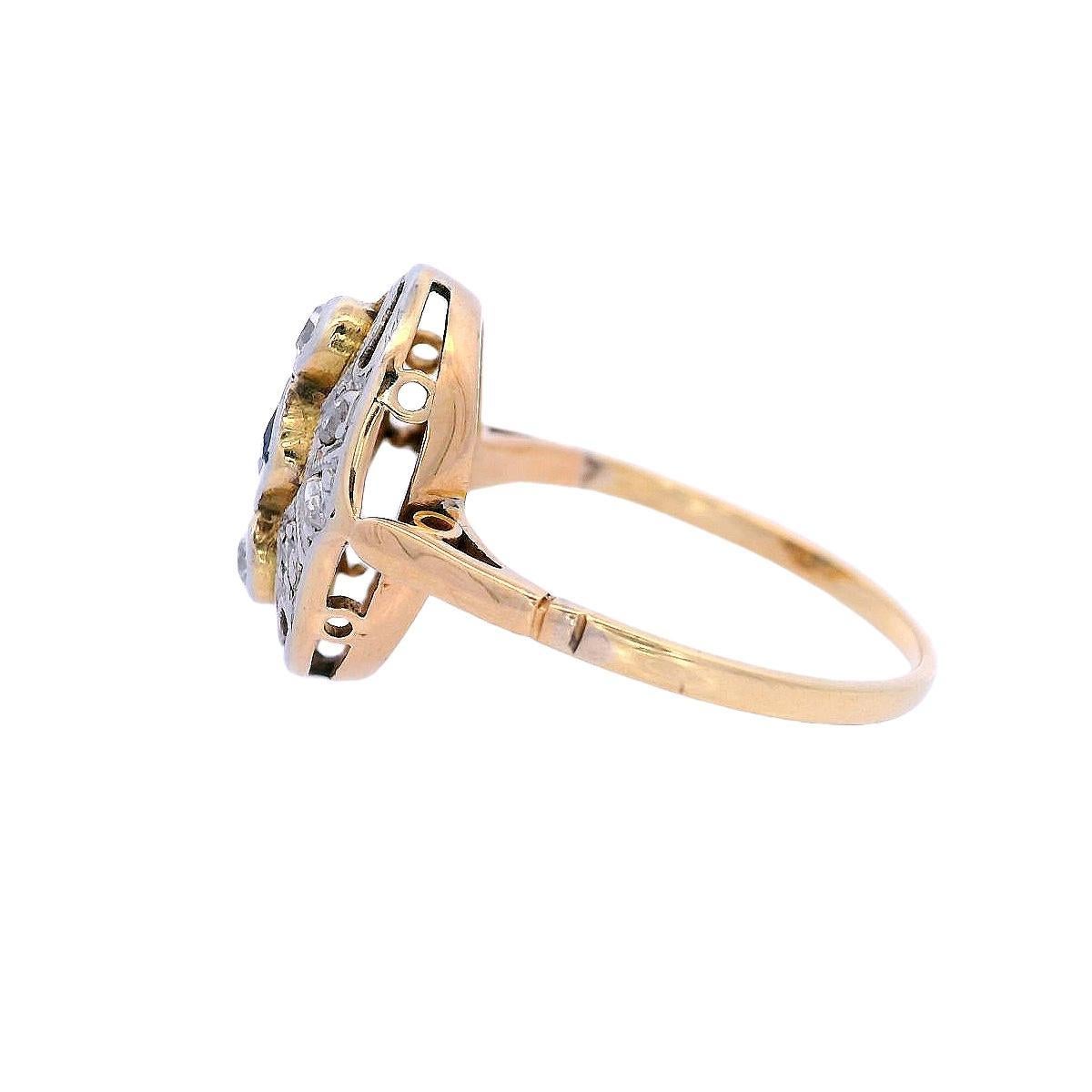 Bague filigrane Art déco 1920 en or 18 carats et platine avec diamants et saphirs Excellent état - En vente à Aventura, FL