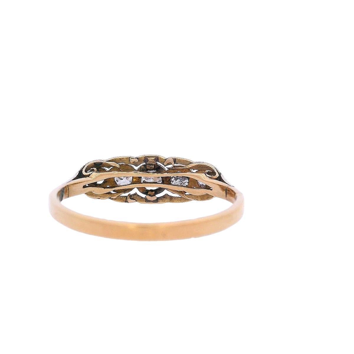 Bague Art déco 1920 en or jaune 18 carats avec diamants en vente 3