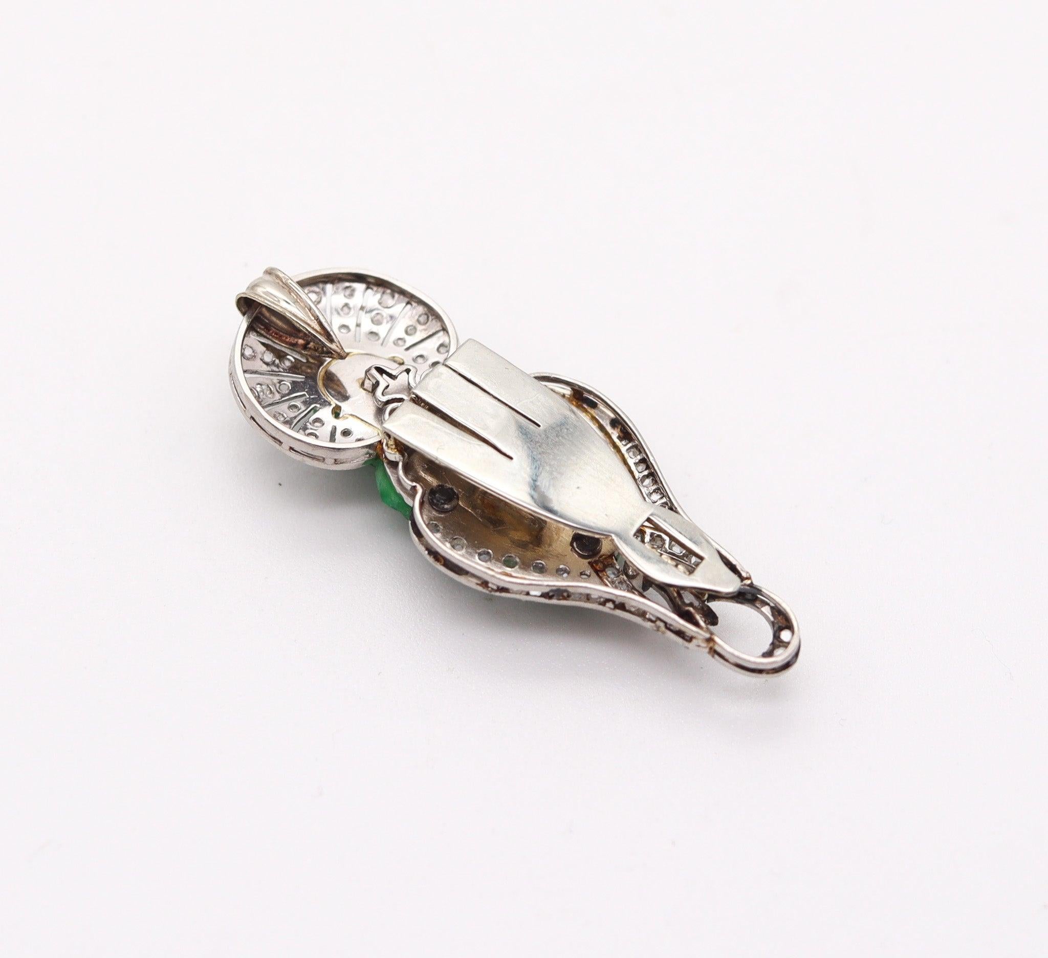 ART DECO 1920 Jadeit Jade Buddha-Clip-Brosche aus Platin mit Diamanten im Platin- und Rosenschliff im Angebot 1