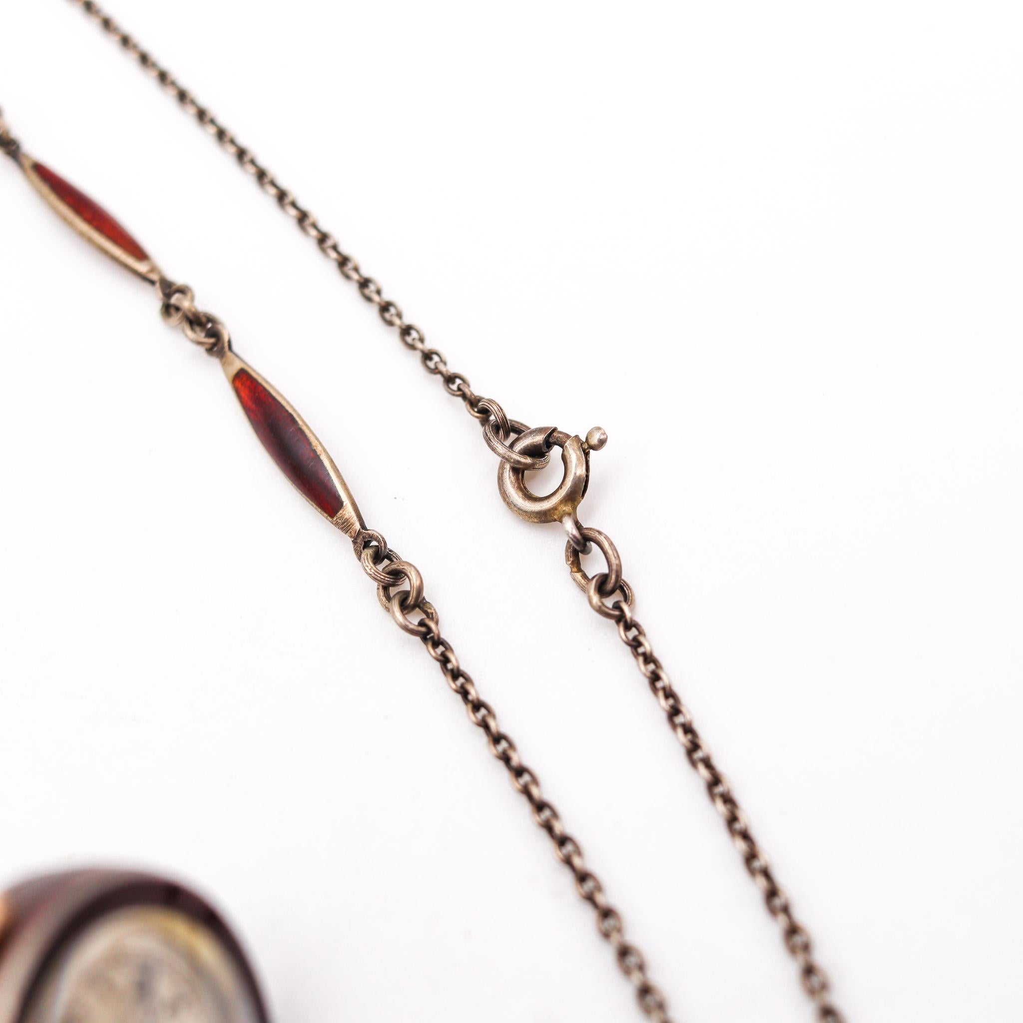 Art Deco 1920 Lavalier Halskette Uhr mit roter Emaille Guilloche in .985 Silber im Angebot 1