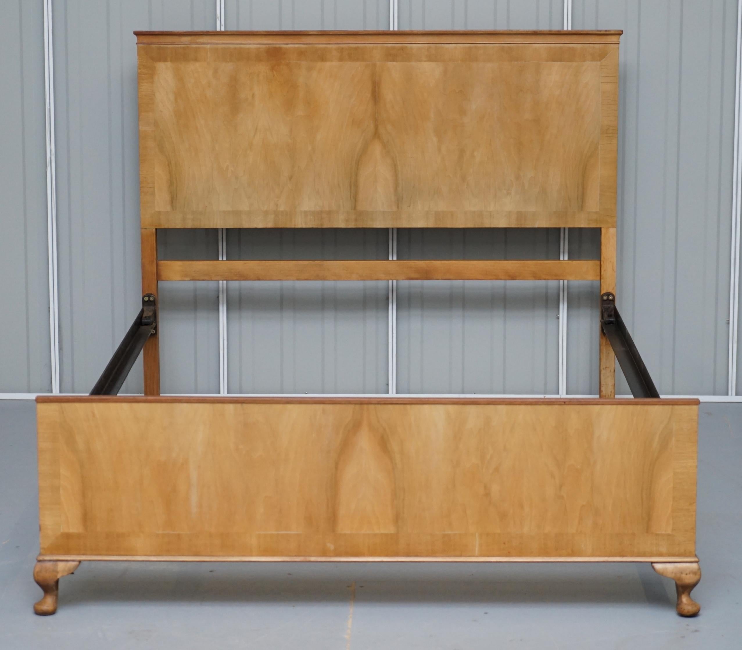 We are delighted to offer for sale this lovely original 1920s Art Deco light walnut bed frame or bedstead

This one is in very good order, it’s a popular Art Deco style, the frame is all walnut, they just don’t make beds like this anymore

We