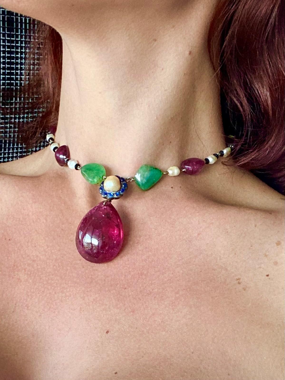 Art Deco 1920 Mughal Tutti Frutti Necklace Silver 303.69 Cts Gemstone And Pearls In Good Condition In Miami, FL