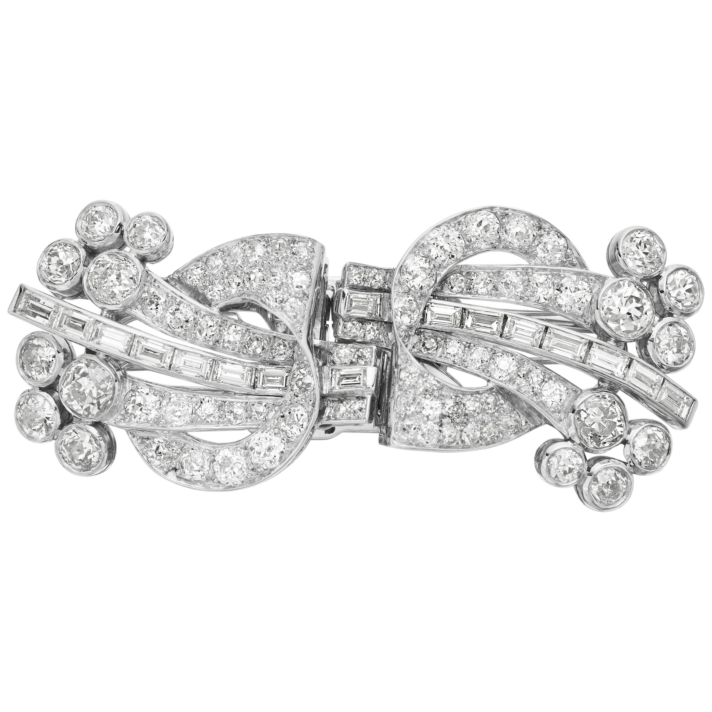 Art Deco 1920, Old European and Baguette Diamonds Double Clip Brooch in Platinum 3