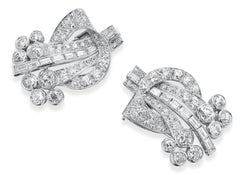 Art Deco 1920, Old European & Baguette Diamonds Double Clip Brooch in Platinum