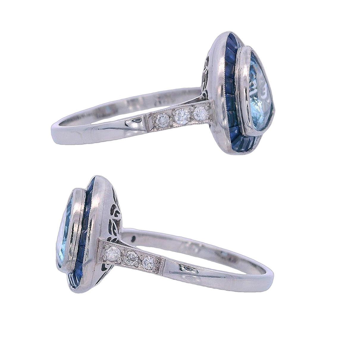 Art Deco 1920 Platinum Cocktail Ring 2.40 CTW Aquamarine, Sapphires and Diamonds In Excellent Condition For Sale In Aventura, FL