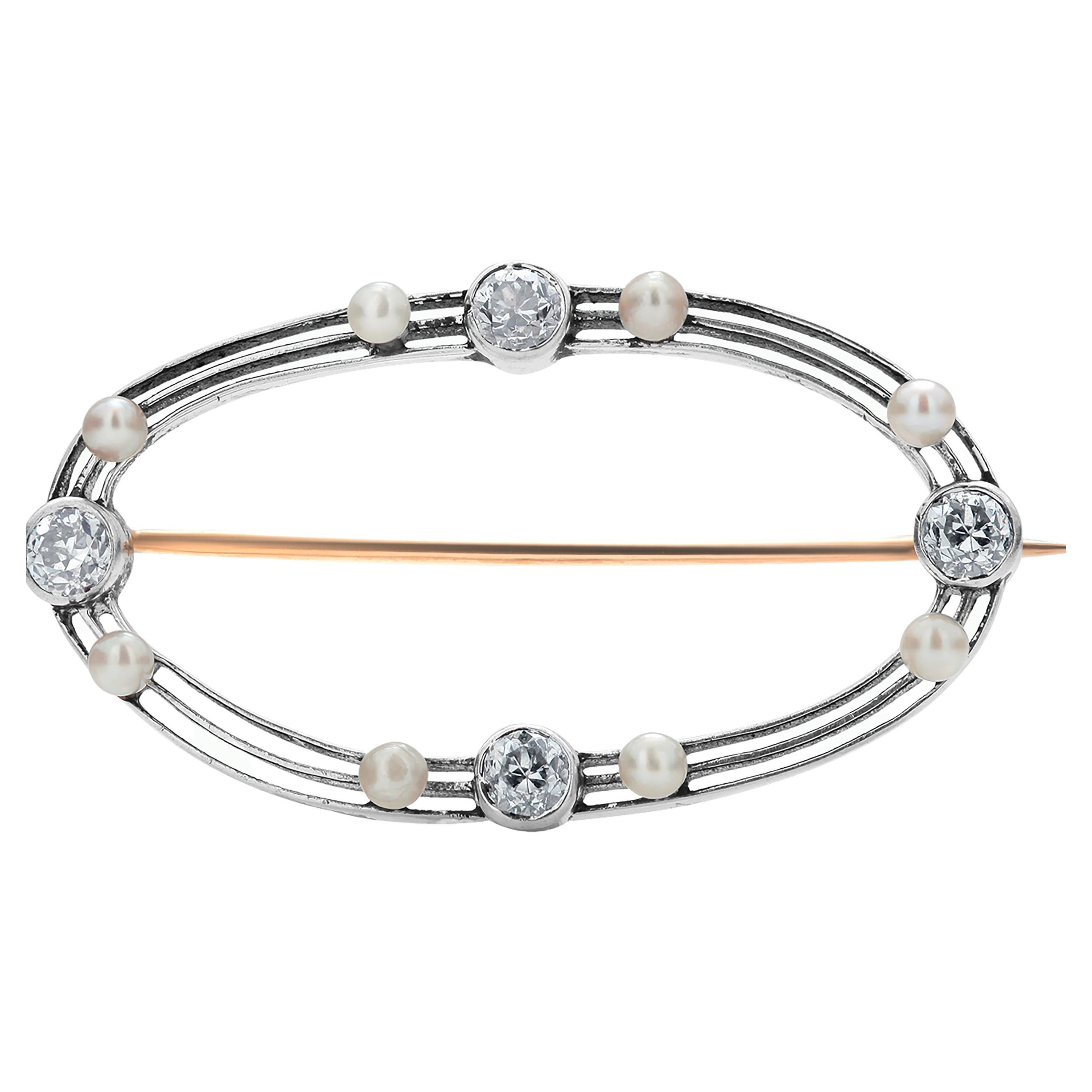 Art Deco 1920 Platinum European Diamond 0.60 Carat Natural Pearl 1.4 Inch Brooch