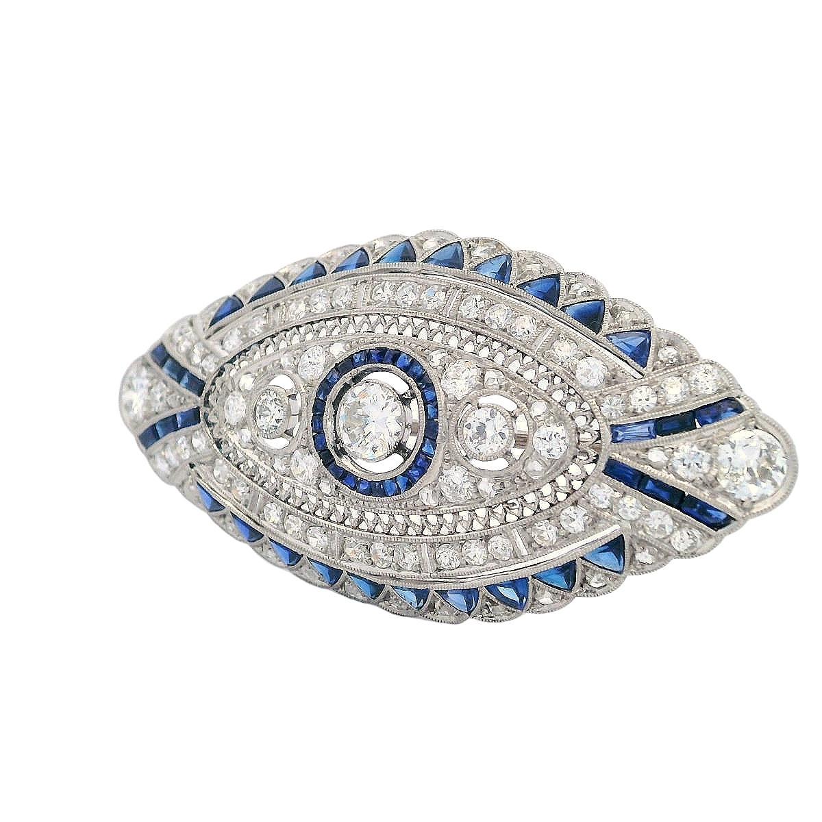 Art Deco 1920 platinum filigree Brooch with Diamonds and Sapphires In Excellent Condition For Sale In Aventura, FL