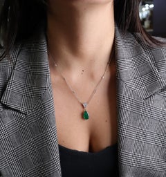 Art Deco 1920 Platinum Necklace with Emerald and Diamonds