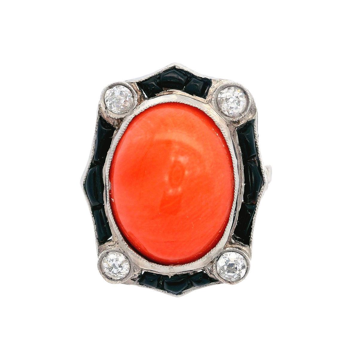 Art Déco Anello Art Deco 1920 in platino con diamanti, corallo e onice in vendita