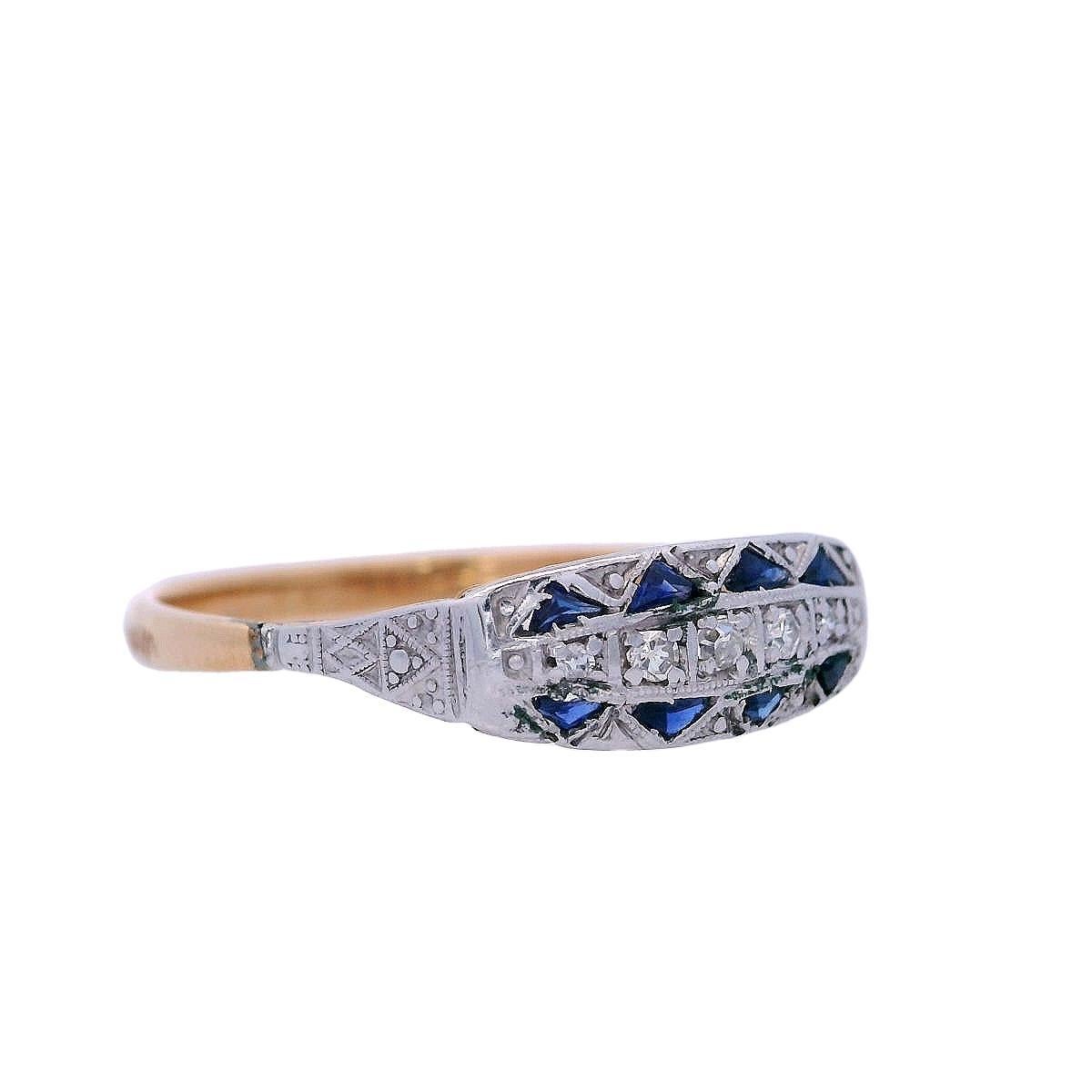 Women's or Men's Art Deco 1920 Ring in 18k yellow Gold and Platinum with Diamonds & Sapphires For Sale