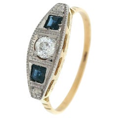 Art Deco 1920 Ring aus 18 Karat Gold und Platin mit Diamant und Saphir