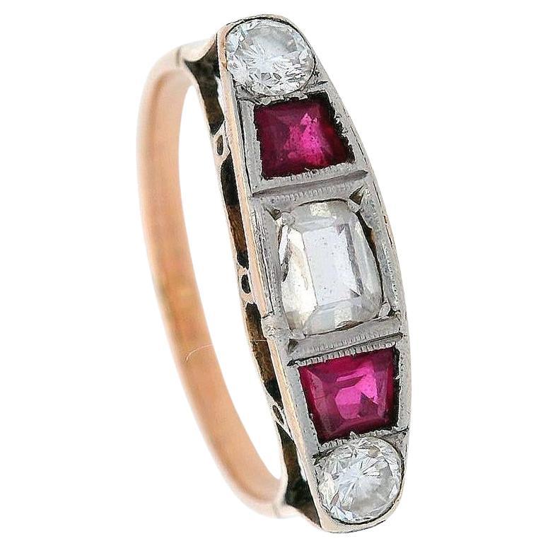 Art Deco 1920 Ring in 18kt yellow Gold and Platinum with Diamonds & Rubies For Sale