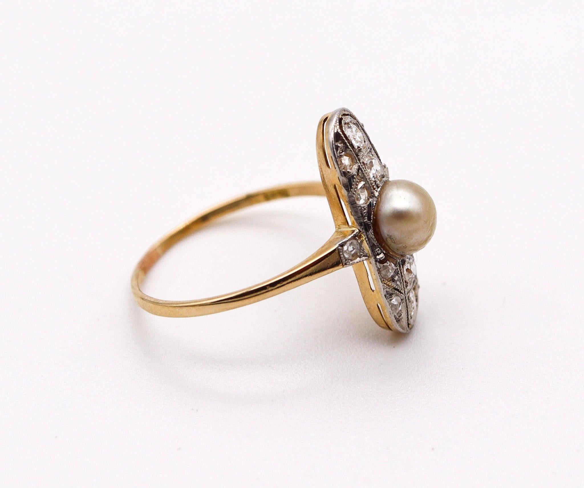 ART DECO 1920 Ring With Natural Pearl In 18Kt Yellow Gold And Rose Cut Diamonds In Excellent Condition For Sale In Miami, FL