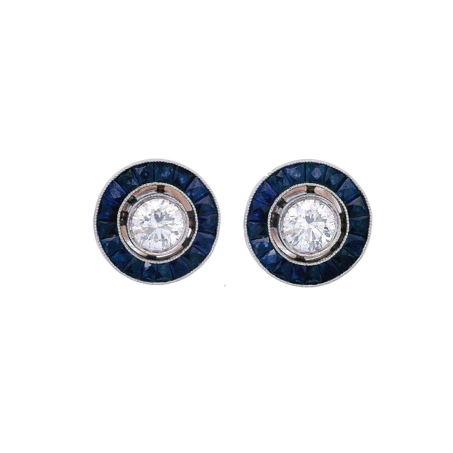 Taille vieille Europe Clous d'oreilles Art déco 1920 Target platine et or 14 carats diamants et saphirs en vente