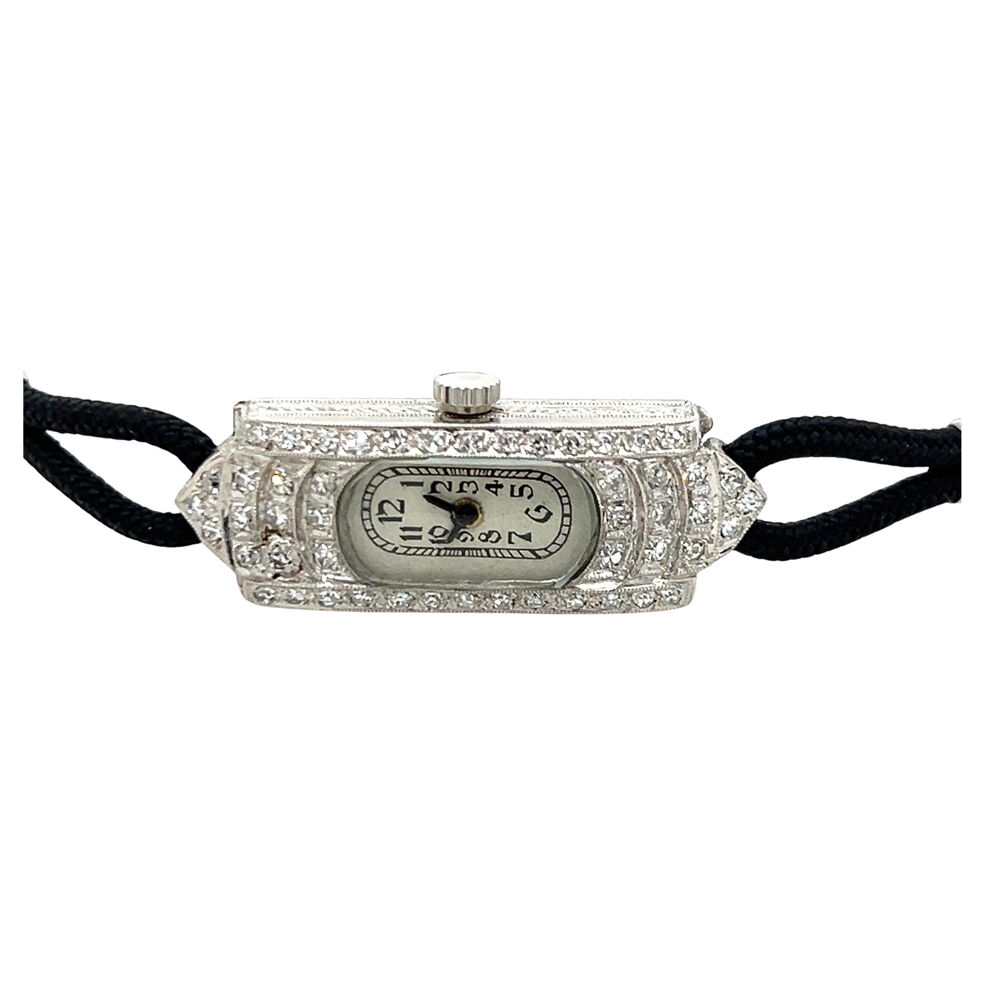 Taille ronde Montre pour femmes Art déco des années 1920, diamant 0,60 carat cw, platine