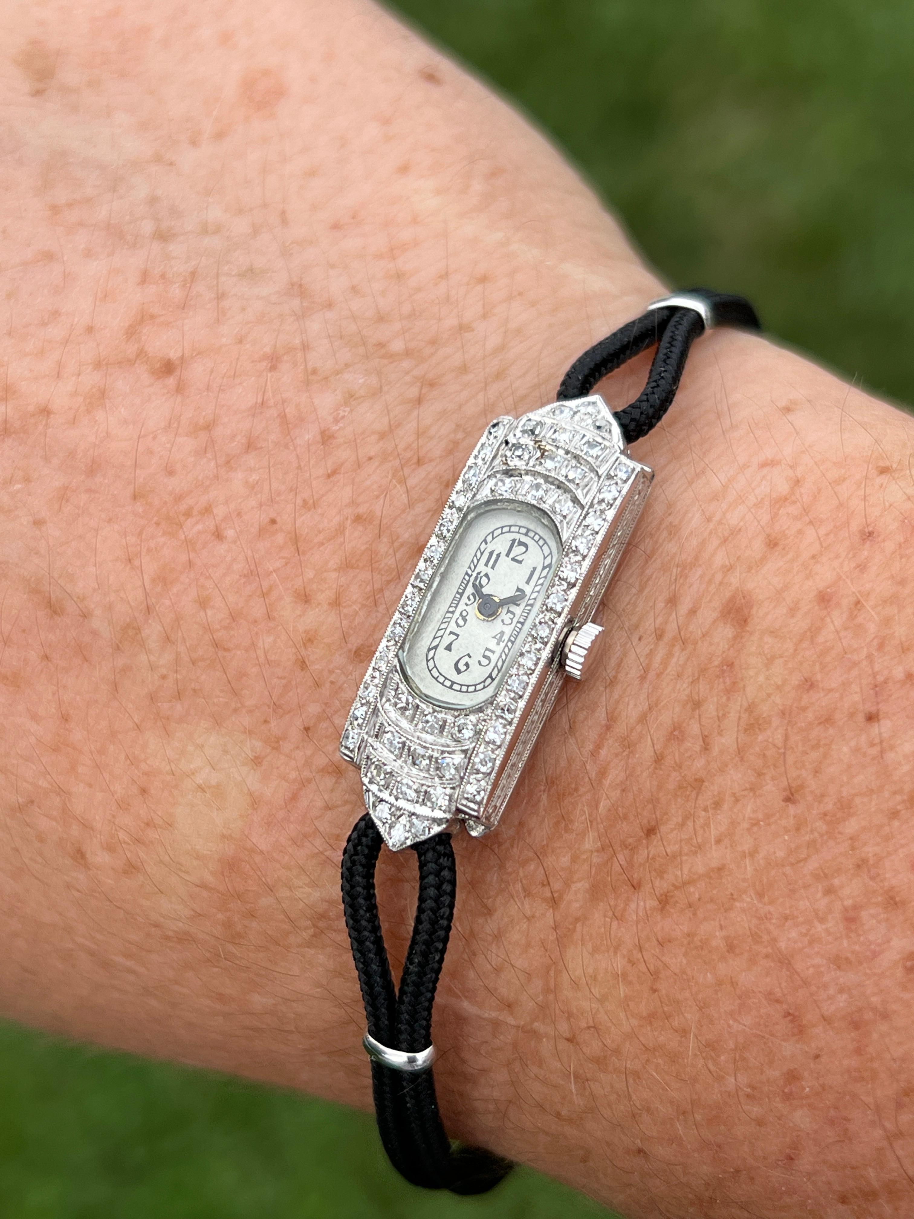  Montre pour femmes Art déco des années 1920, diamant 0,60 carat cw, platine Unisexe 