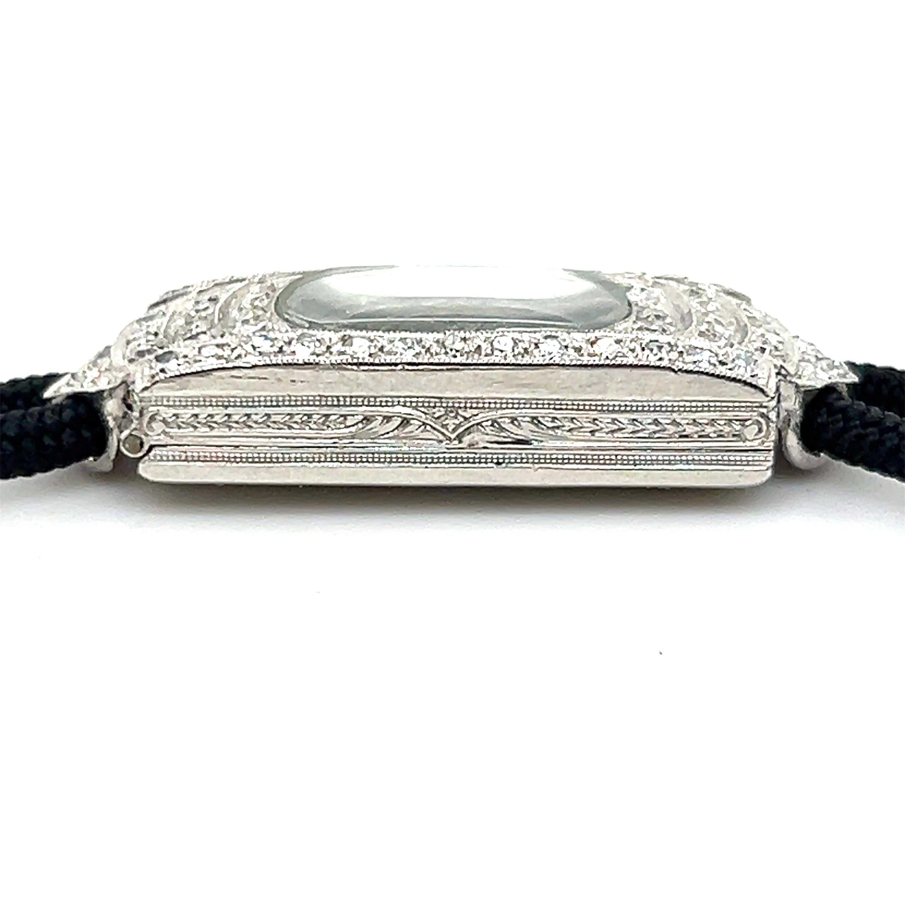 Montre pour femmes Art déco des années 1920, diamant 0,60 carat cw, platine 1
