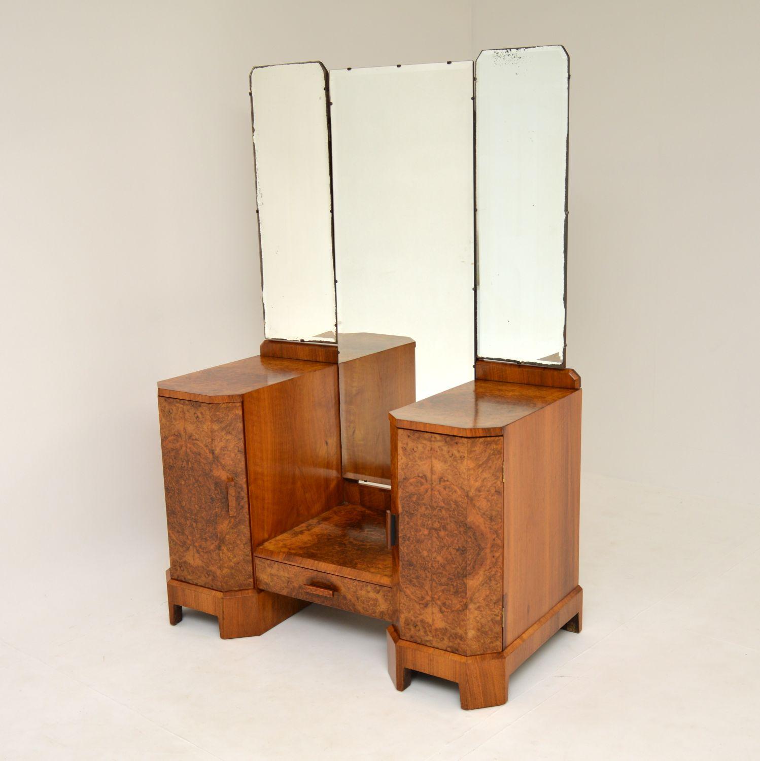 A stunning original Art Deco period twin pedestal dressing table. This is beautifully made from burr walnut, it dates from circa 1920s-1930s.

It is of amazing quality, and has lot of nice features. The burr walnut has stunning grain patterns and