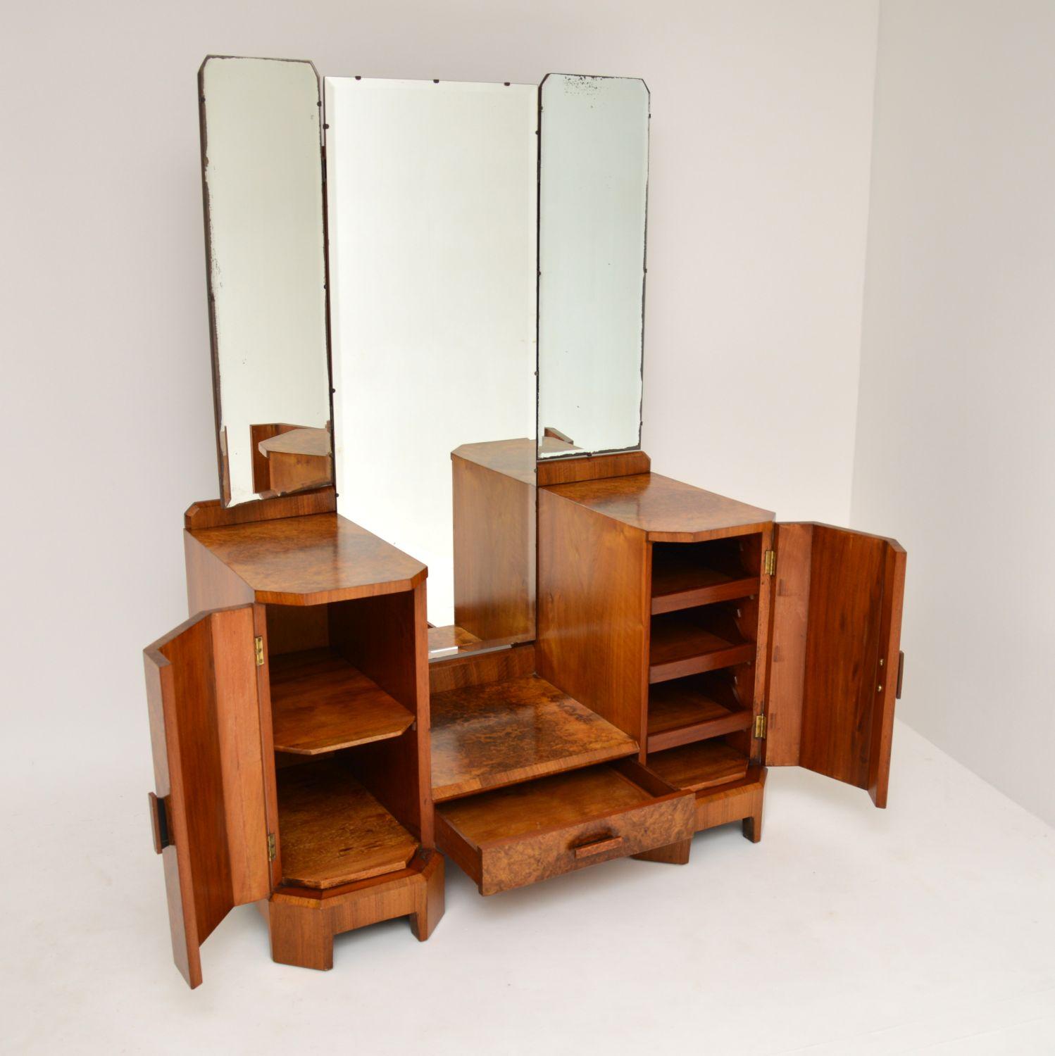 rolling dressing table