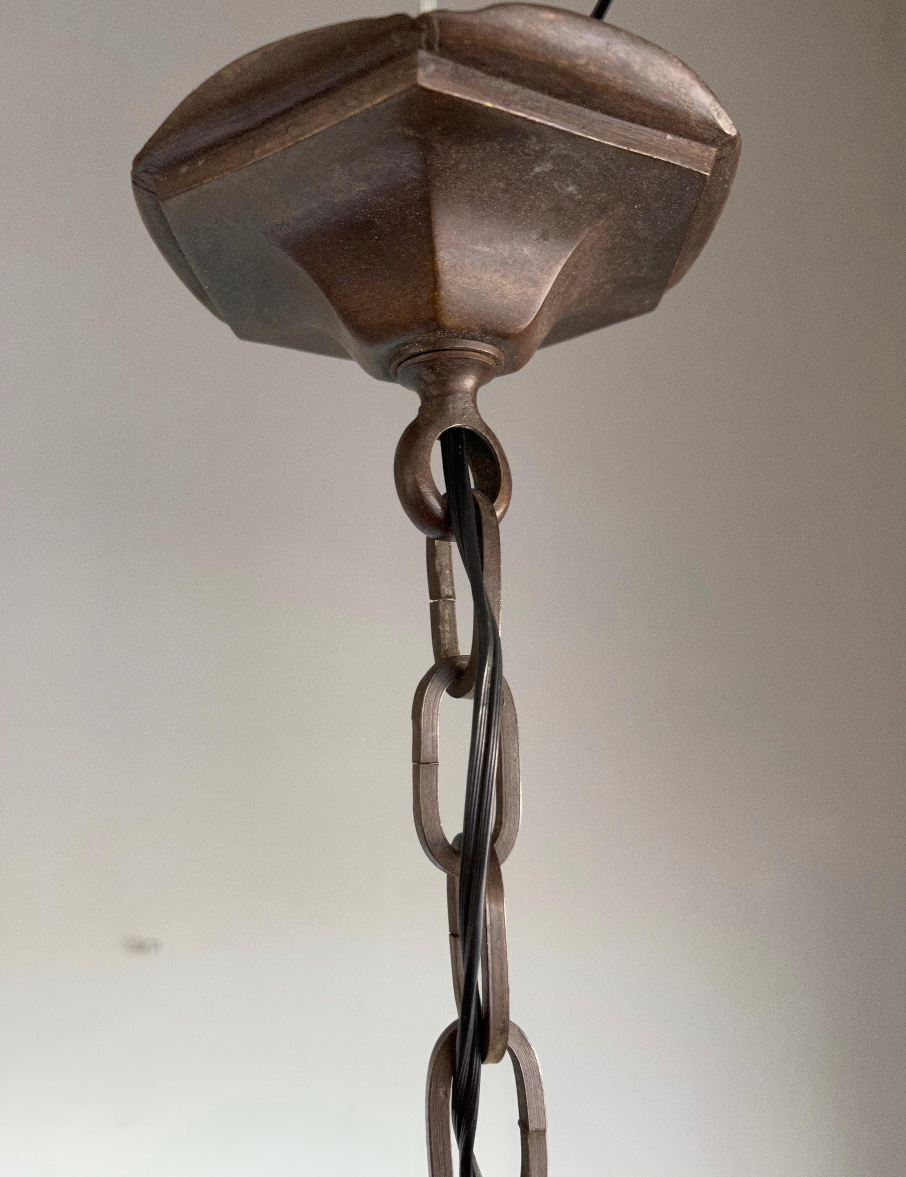 Ciondolo / Lanterna Art Déco anni '20 di forma esagonale in bronzo pregiato con vetro stupefacente in vendita 5