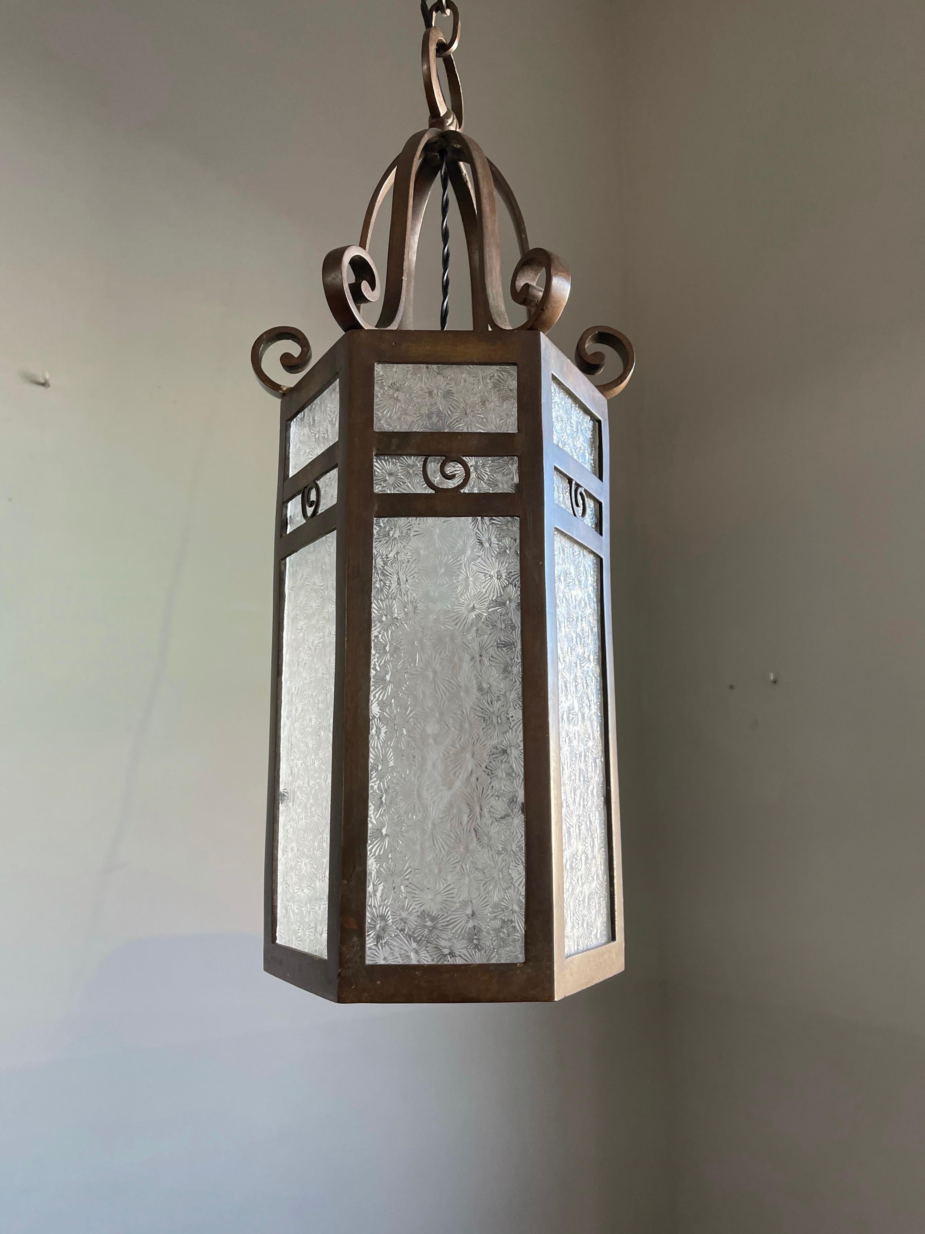 Art Deco Pendant / Lantern 1920s Fine Bronze Hexagonal Shape with Stunning Glass In Good Condition For Sale In Lisse, NL