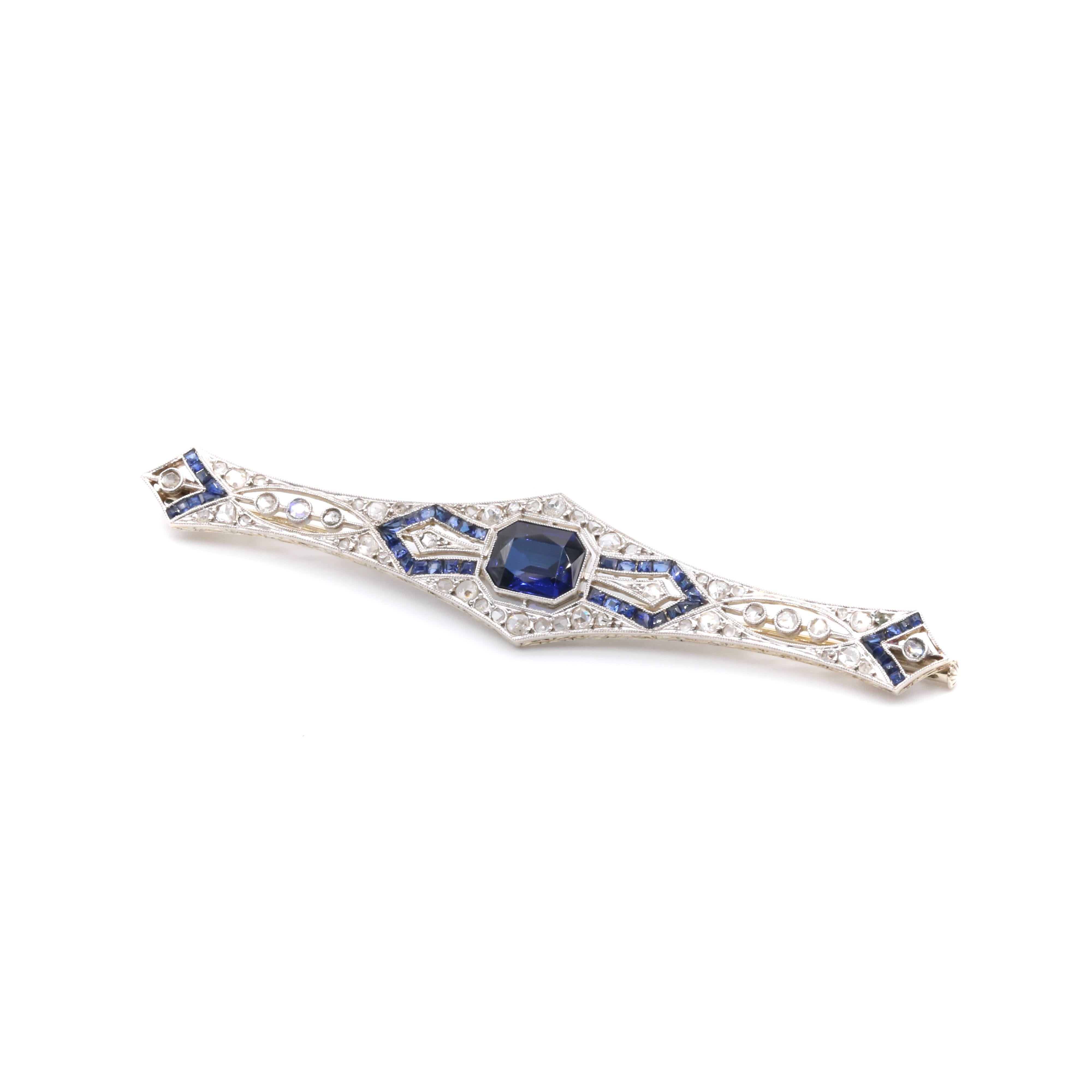 Women's or Men's Art Deco 1920s French 18K Gold and Platinum 1.63tgw Sapphire and Diamond Brooch